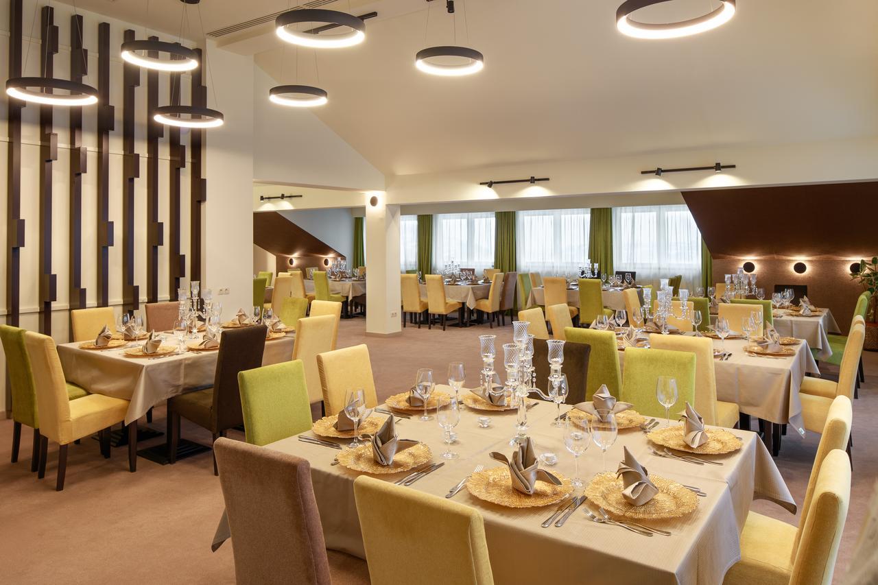 Belfort Hotel Braszów Zewnętrze zdjęcie